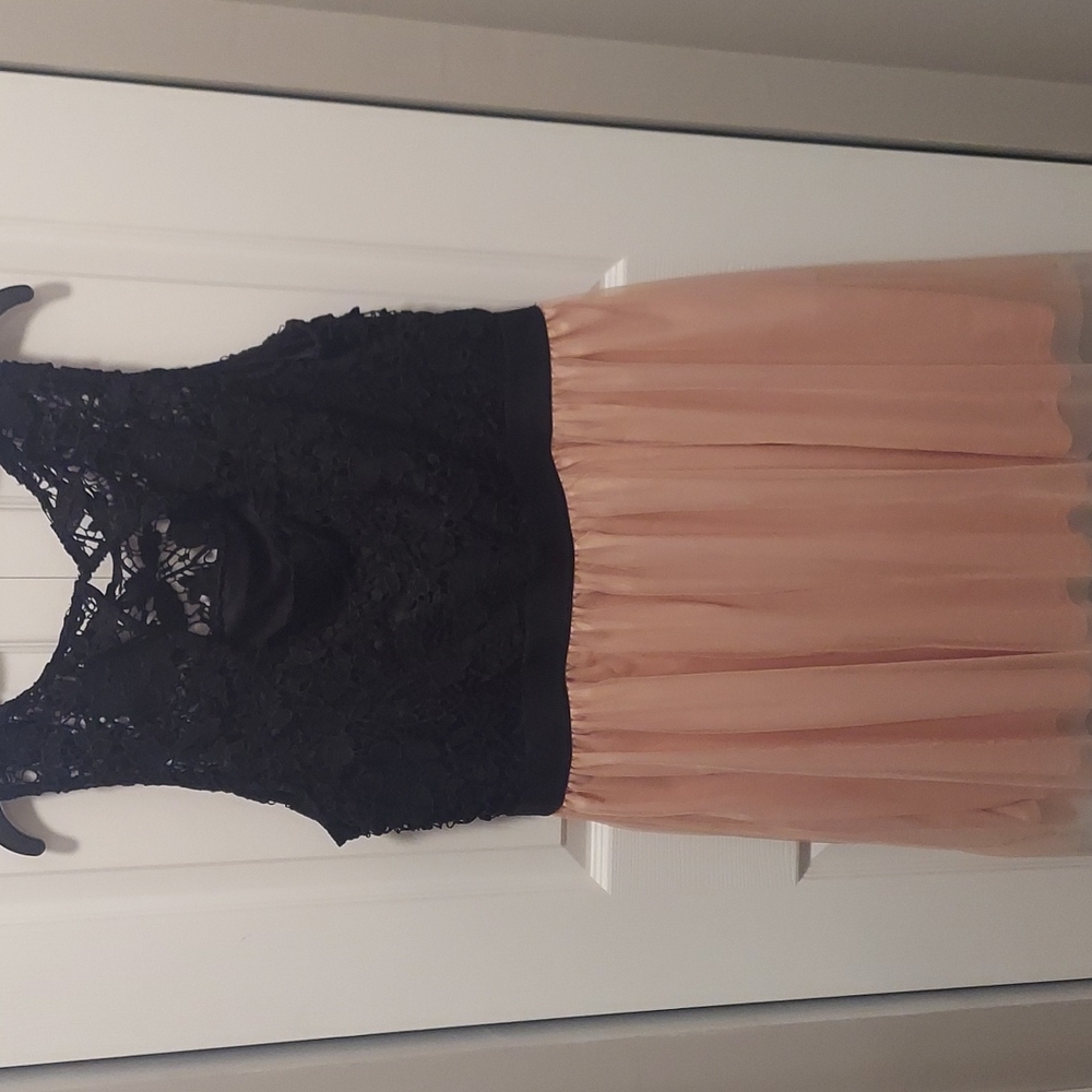 Dress - Picture 6 of 9